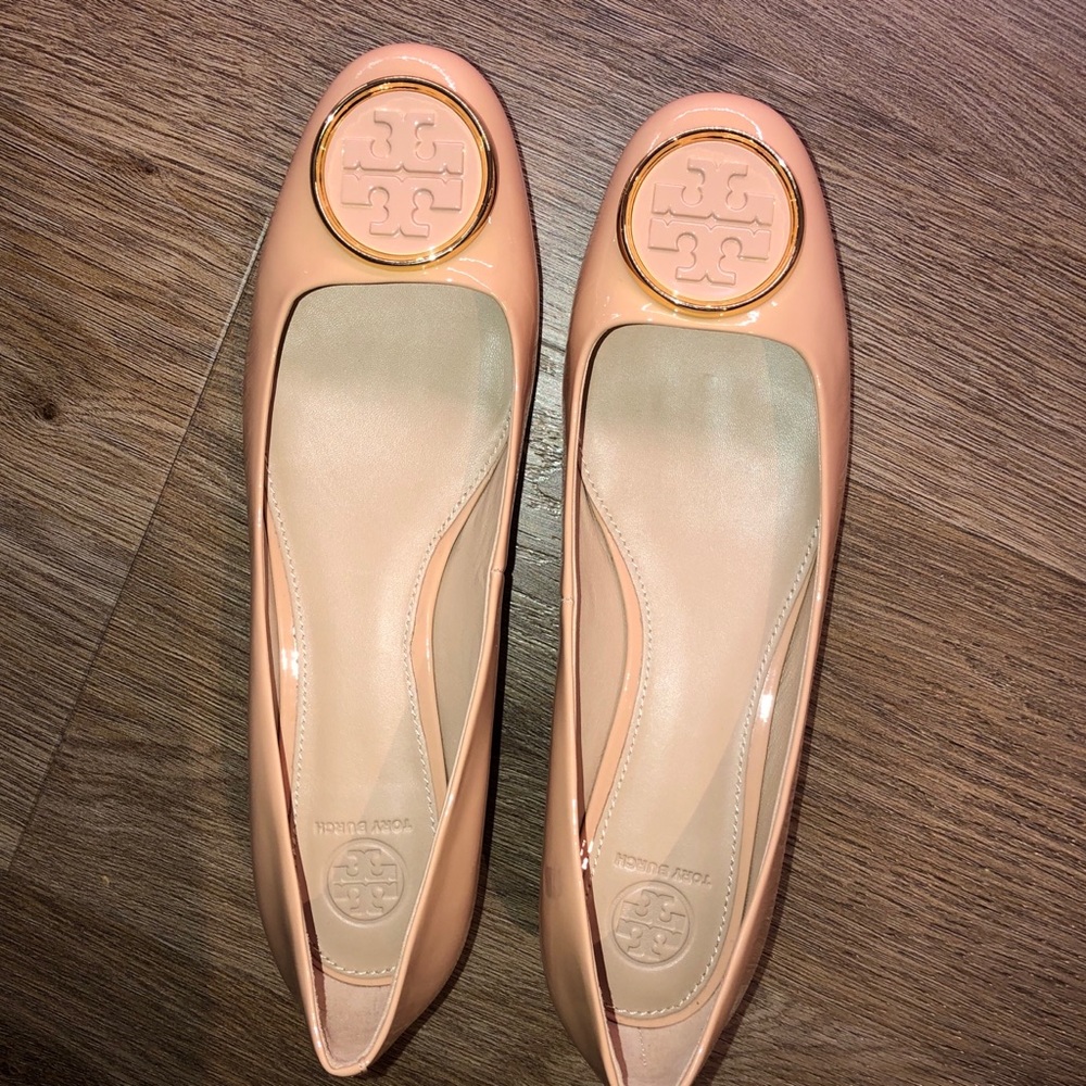 NEW!! Tory Burch Twiggie Flats in Light Oak